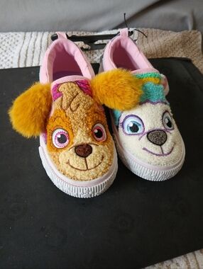 Girls Paw Patrol Fleece  Slip-On Sneakers Size 9 NWT